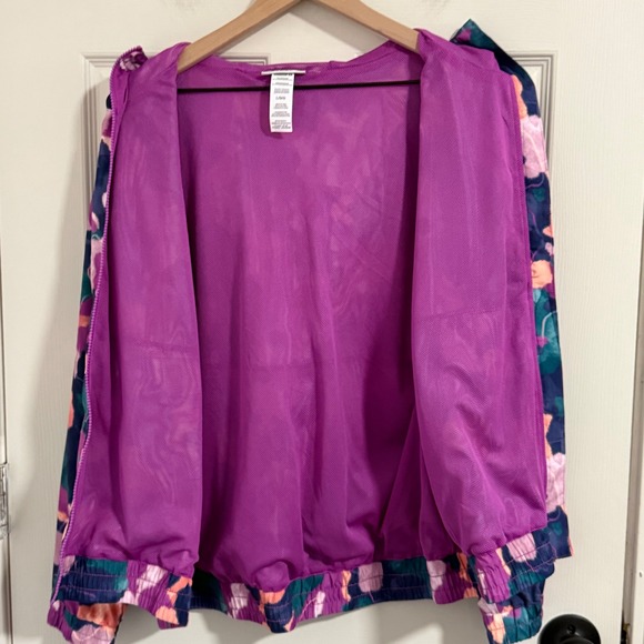 Reebok Windbreaker Womens Large Purple Camo Jacket Hooded Athleisure Sporty Gym - Picture 3 of 13